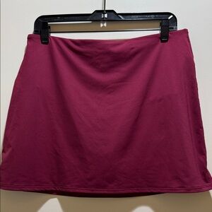 Athleta Skort in Burgundy Size LG